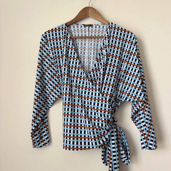 J. McLaughlin Wrap Top Medium Blue Brown Geometric Print - Picture 1 of 7